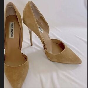 Good Condition!
Steve Madden Varcityy D’orsay, color Beige size 8.5M